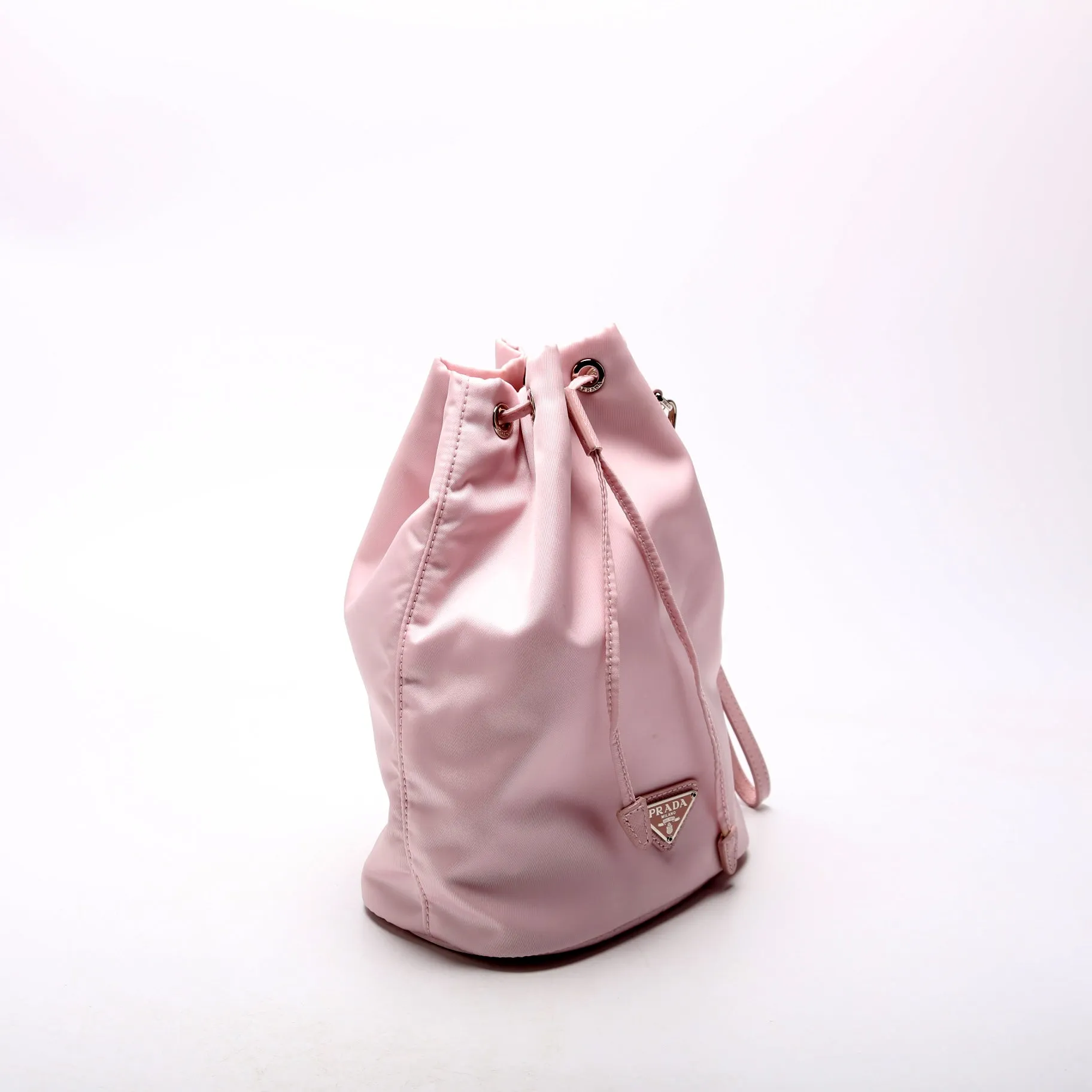 1NE369 Re-Nylon Drawstring Pouch Pink