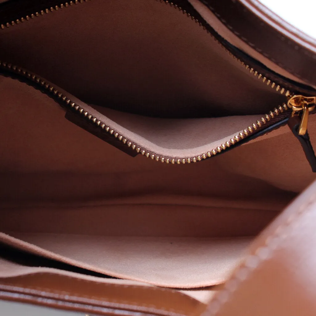 636706 Small 1961 Jackie Hobo